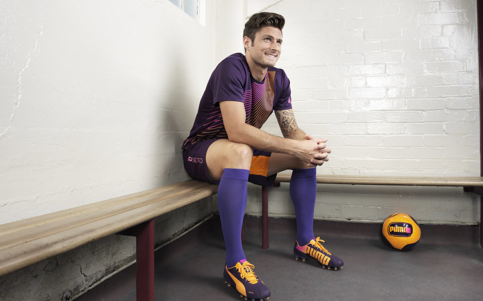 铁血童话！勒沃库森以弱克强掀翻银河战舰，布鲁诺一役封神